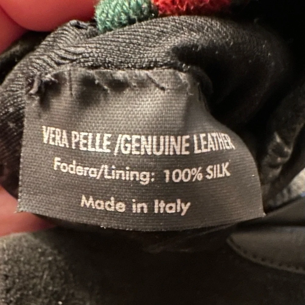 Gucci Black Leather Gloves with signature GG logo - Picture 6 of 11